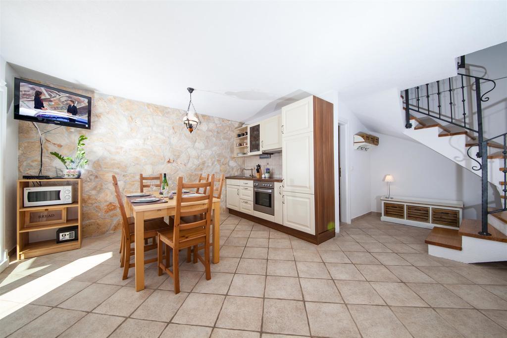 Apartments Plana, זאוסטרוג מראה חיצוני תמונה