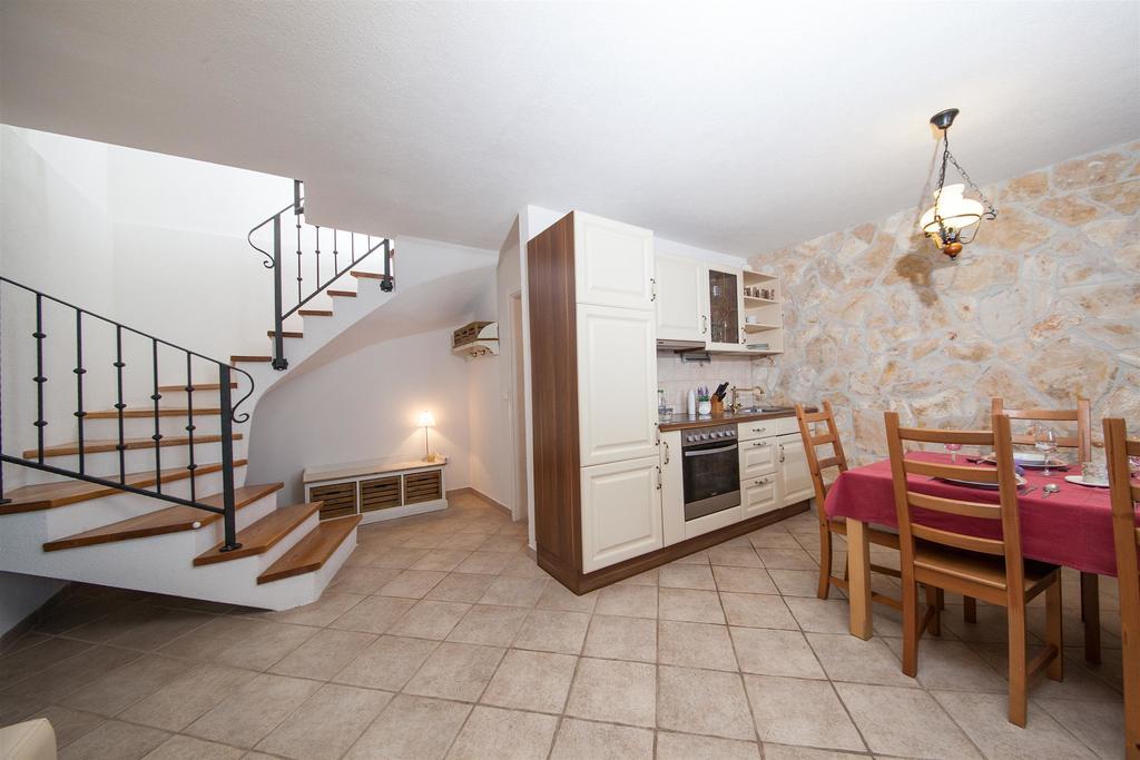 Apartments Plana, זאוסטרוג מראה חיצוני תמונה